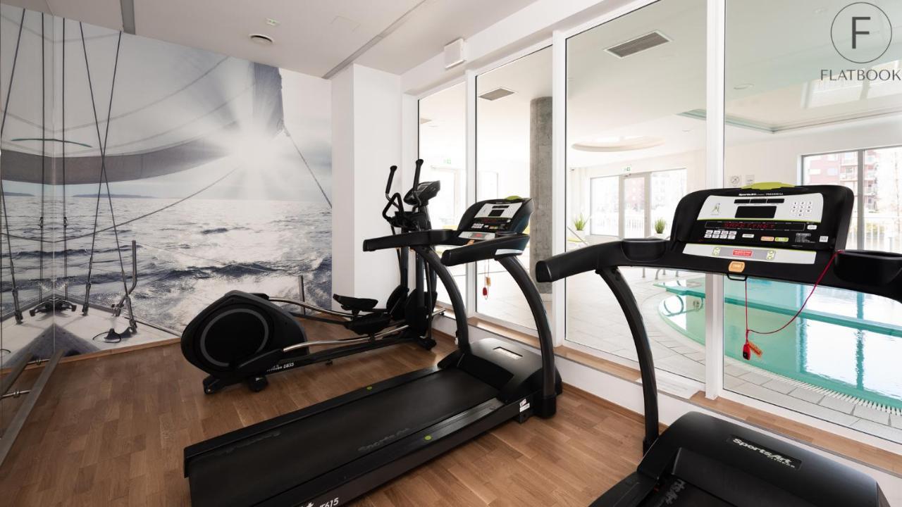 Flatbook Apartments Waterlane Island Spa With Riverview グダニスク エクステリア 写真