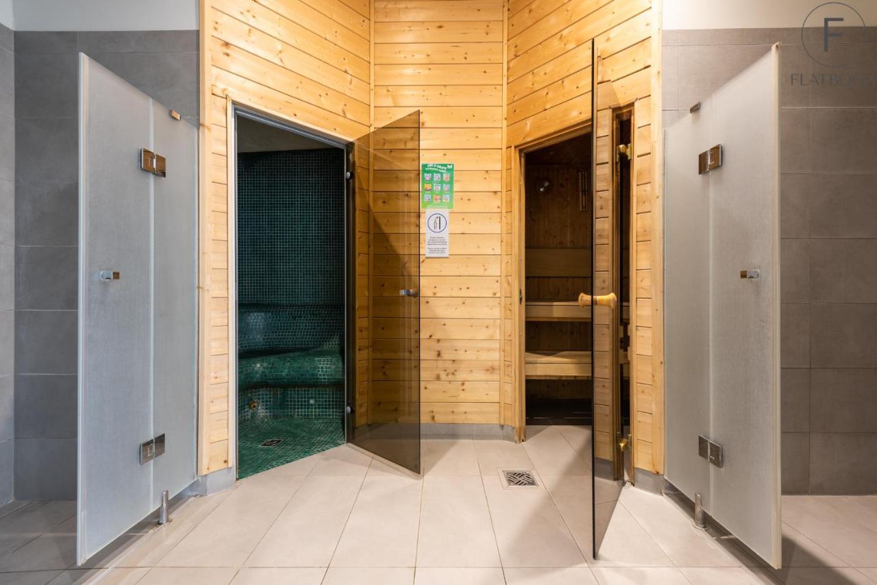 Flatbook Apartments Waterlane Island Spa With Riverview グダニスク エクステリア 写真