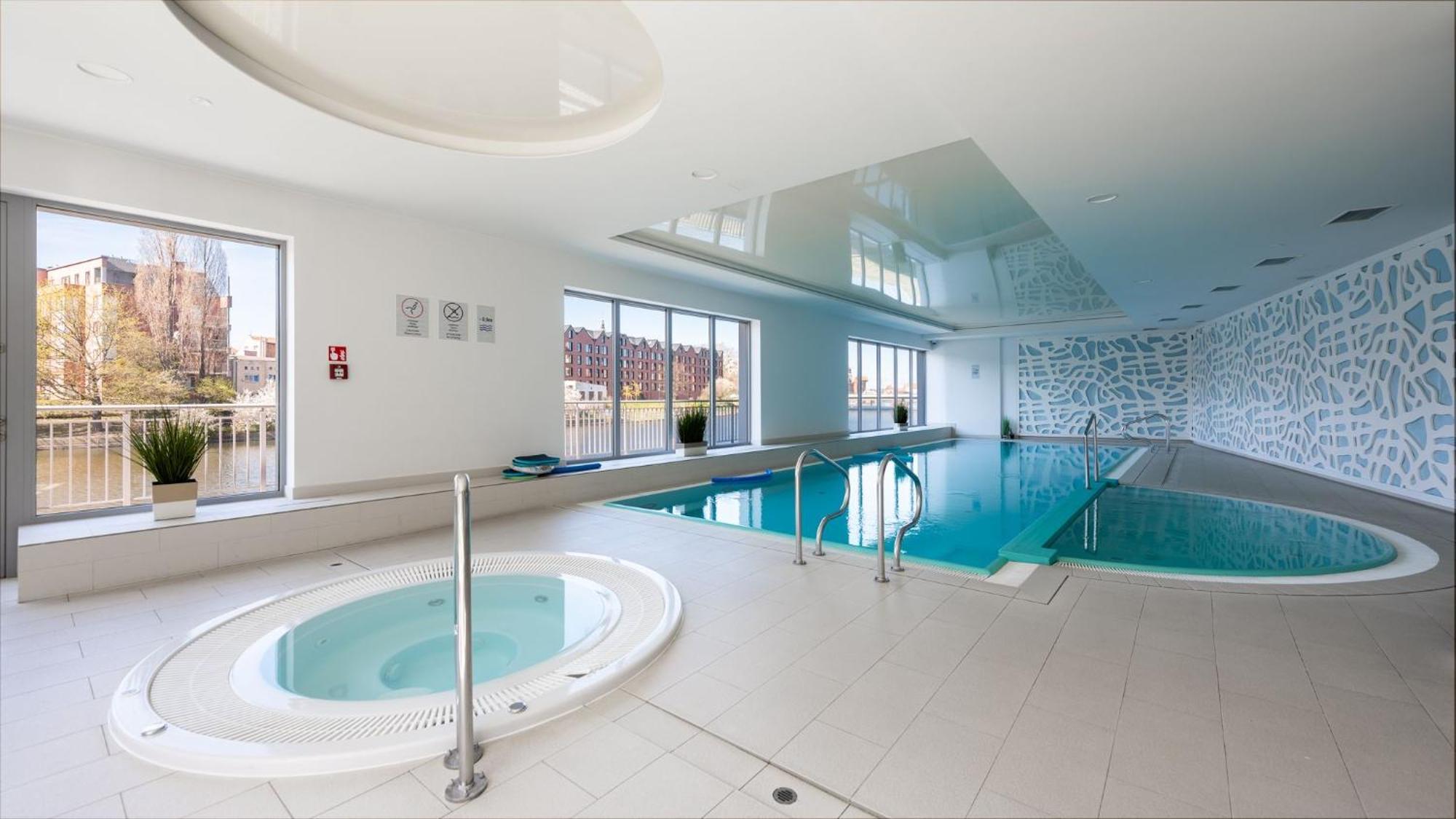 Flatbook Apartments Waterlane Island Spa With Riverview グダニスク エクステリア 写真